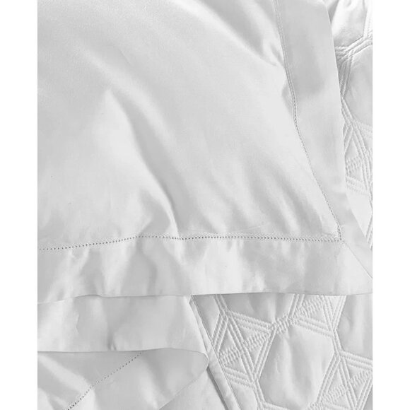 Hotel Collection White 680 Thread Count Comforter King New $500 - Picture 2 of 3